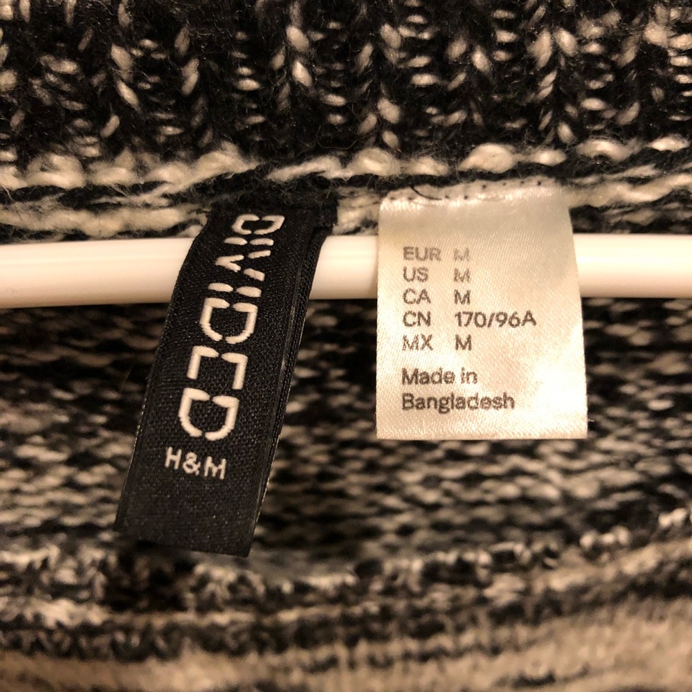 H&M Sweater - Picture 3 of 3